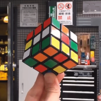 анимация - кубик Рубика собирает себя сам