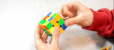 фотография - сборки кубика Рубика 3x3x3 спидкубером