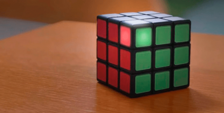 Рисунок - кубик Рубика с интуитивной подсветкой для легкой сборки.