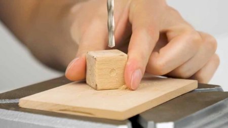 картинка - высверливаем углубления для краски изображение - высверливаем углубления для краски
