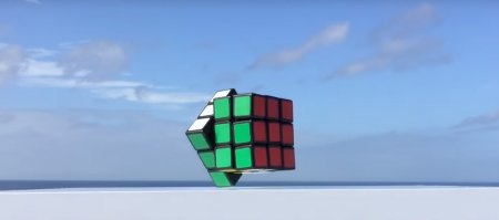 картинка - левитирующий кубик Рубика 3 на 3