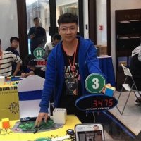 Рекордсмен по сборке кубика 3х3 на 2019 год Yusheng Du фотография
