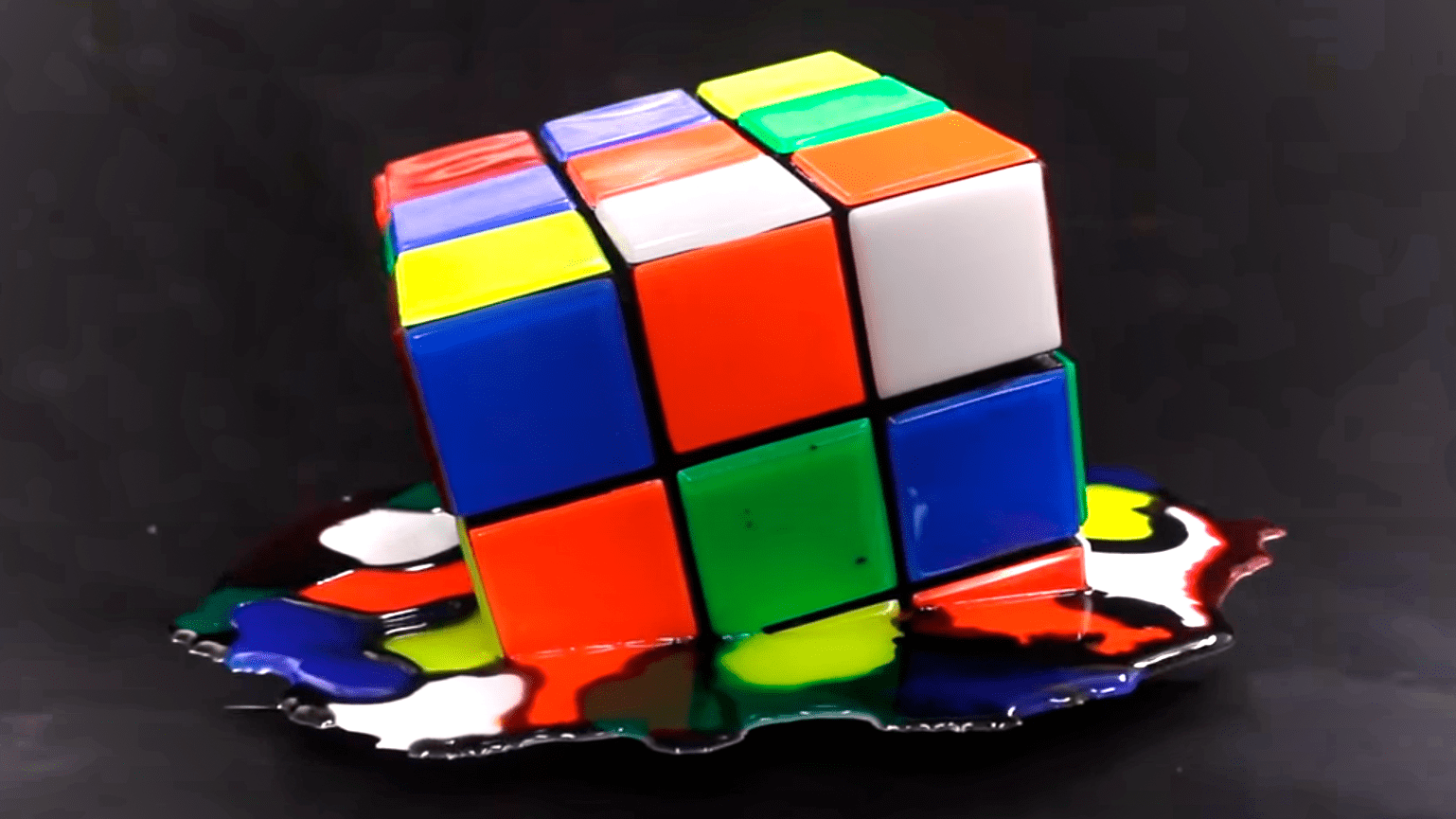 Cube под. Кубик Рубика плавится. Открытый кубик рубик креативный фон 3д. Плавящийся кубик рубик картинка для заставки.